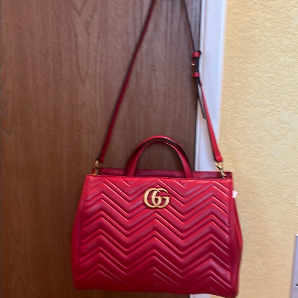 Gucci Red Shoulder Bag with Gold Hardware - Picture 10 of 16